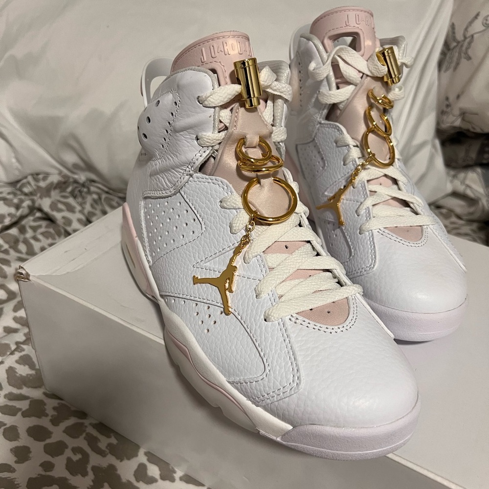 Air Jordan 6 retro Gold Hoops